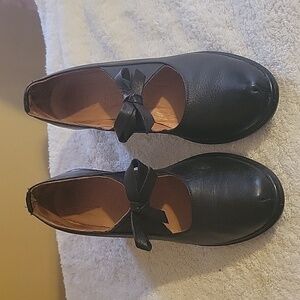 Black shoes